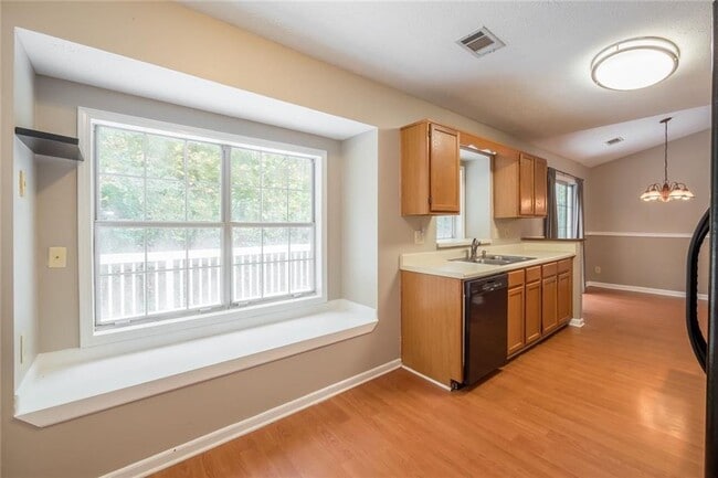 Building Photo - 702 River Rock Psge