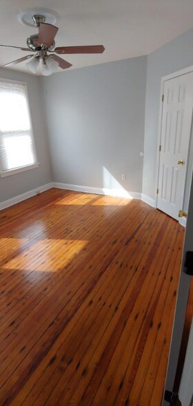 Building Photo - 3119 Touro St