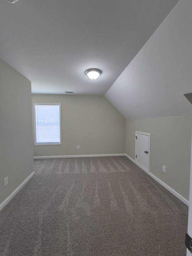 Building Photo - 209 Charlotte Cir