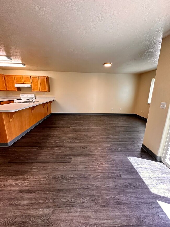 Building Photo - 2607 S Cloverleaf Loop