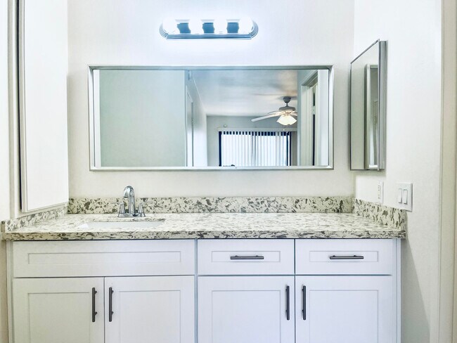 Building Photo - 69603 Heather Way