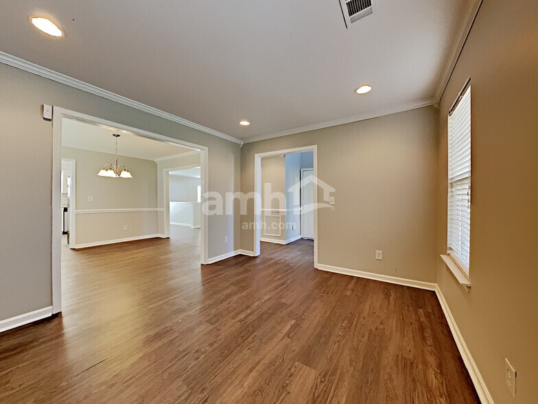 Building Photo - 4540 Canipe Dr