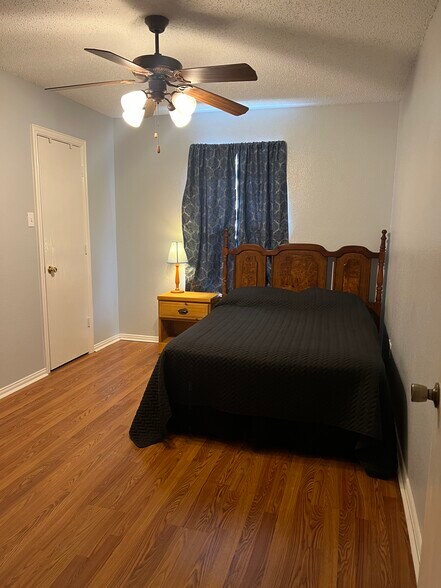 Building Photo - 1109 Palomino Dr