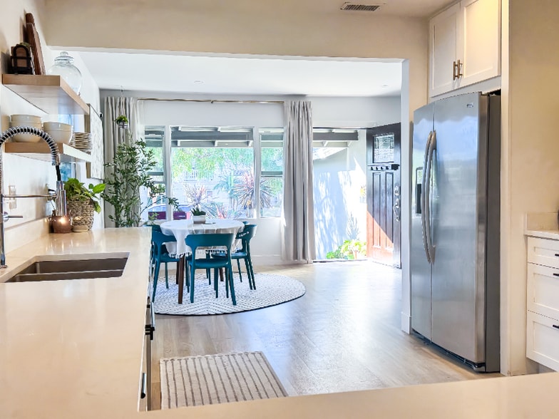 Building Photo - 406 S Irena Ave