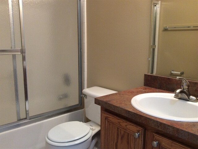 Building Photo - 3025 Holland Dr