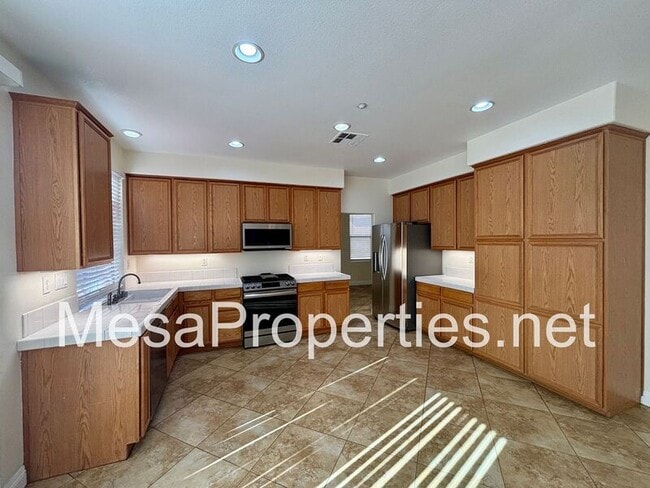 Building Photo - 7440 Freeport Cir