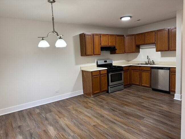 Building Photo - 420 Heine Ave