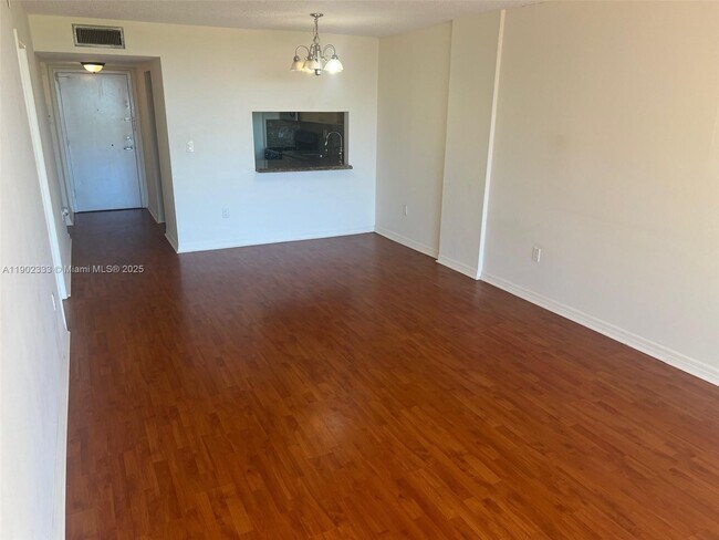 Building Photo - 13120 SW 92nd Ave