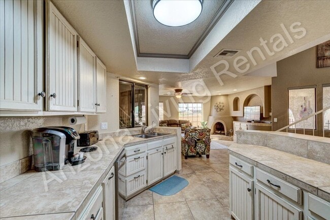 Building Photo - FURNISHED CONDO WITH POOL
