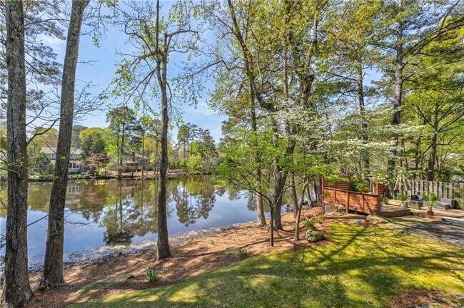 Building Photo - 3360 Turtle Lake Dr SE