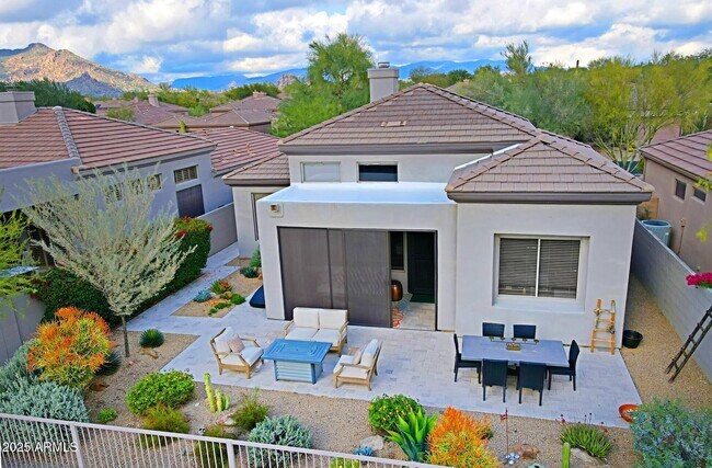 Building Photo - 6939 E Bramble Berry Ln