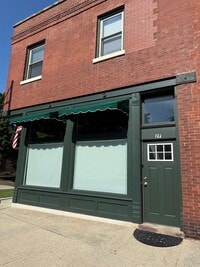 Building Photo - 132 Circle Ave