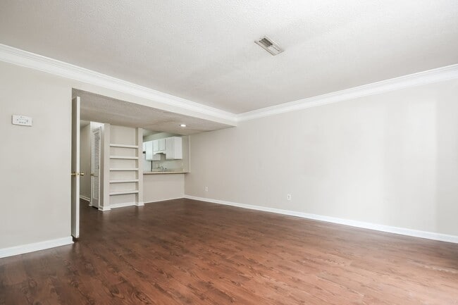 Building Photo - 2 bedroom / 1.5 bath Townhome ~ Hannahan, SC