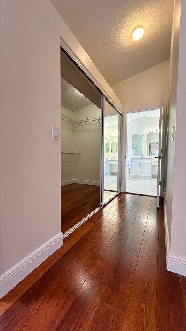 Building Photo - 19010 SW 10th St