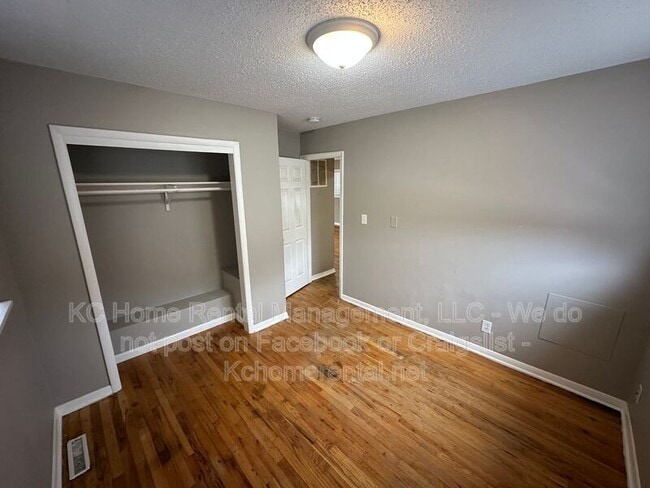 Building Photo - 304 Hill St