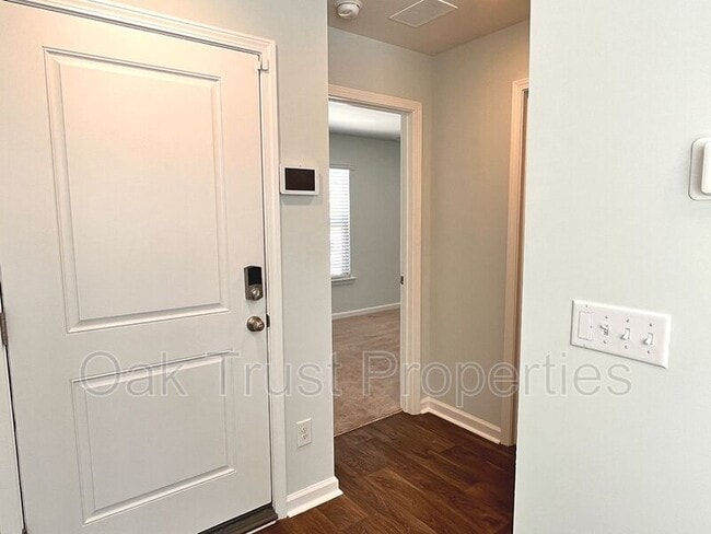 Building Photo - 129 Spencer Cir