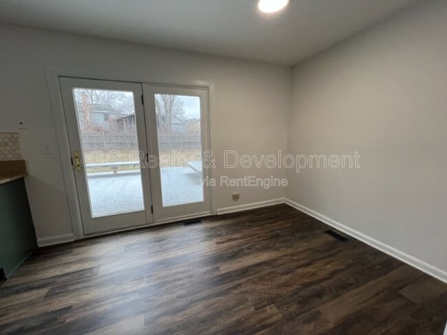 Building Photo - 231 Ridgefield Ln