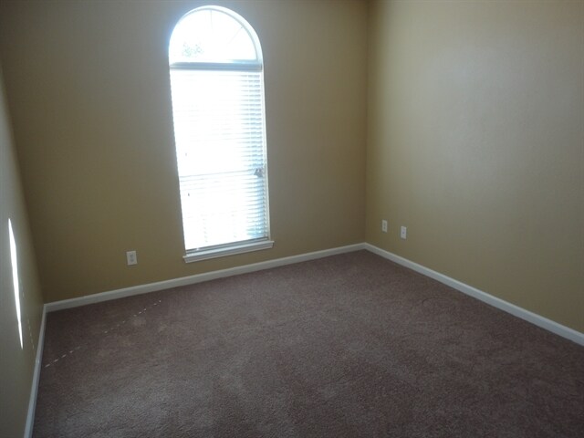 Building Photo - 512 Timber Dr