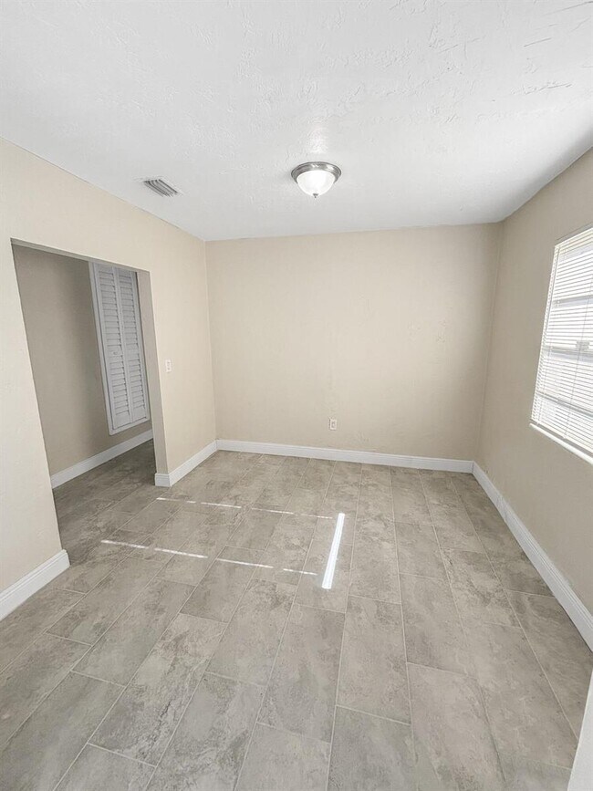Building Photo - 3045 NW 68th St