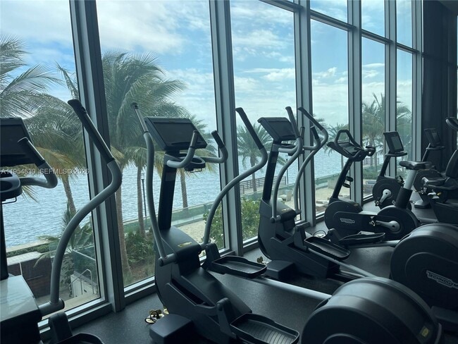 Building Photo - 2900 NE 7th Ave