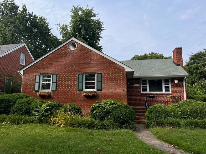 Building Photo - 3907 Kensington Ave