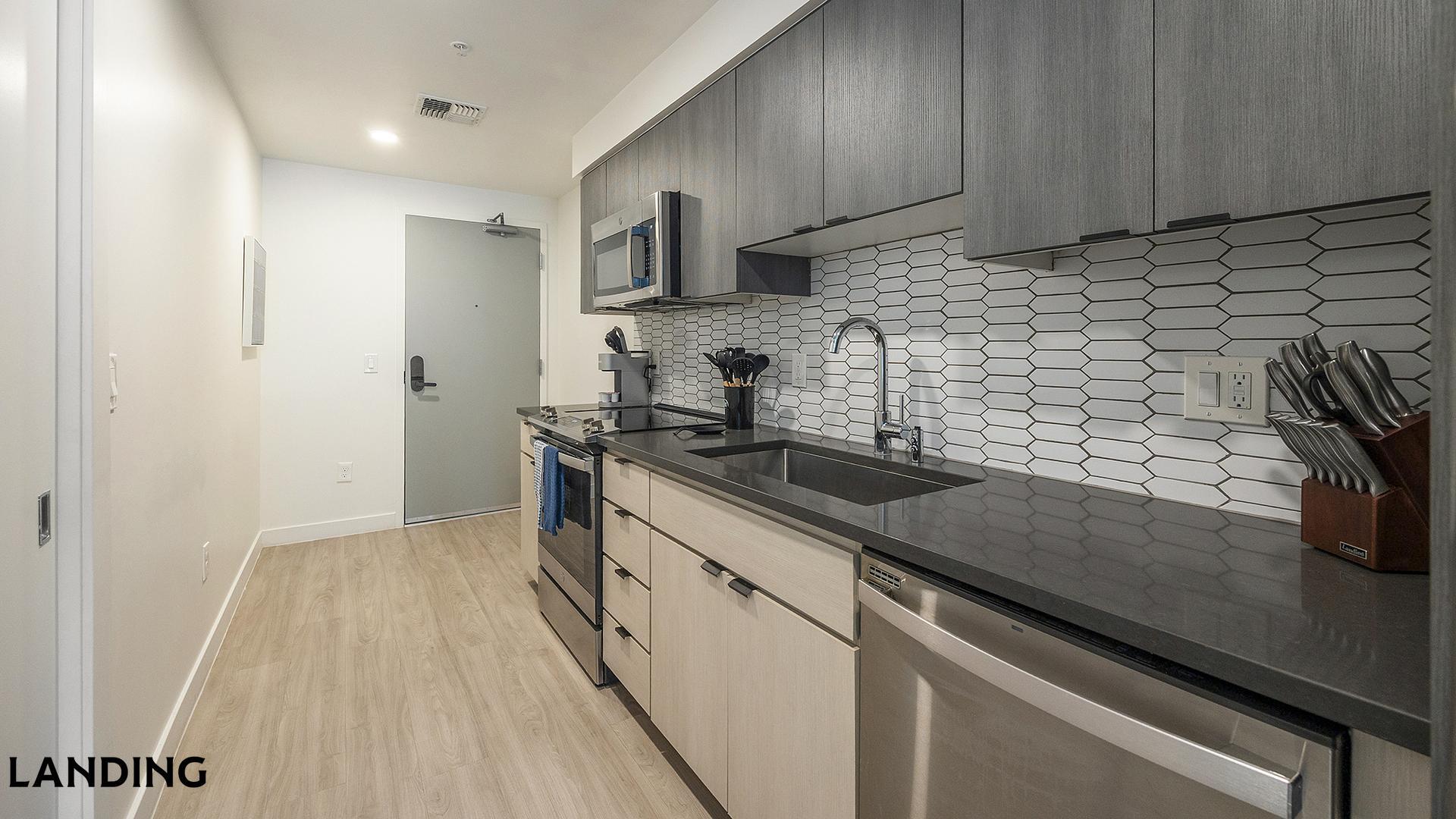 Building Photo - 707 S Farmer Ave