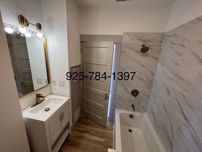 Building Photo - 610 N Stockton Ave