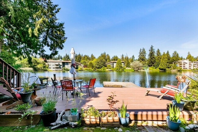 Building Photo - JENSEN DUPLEX