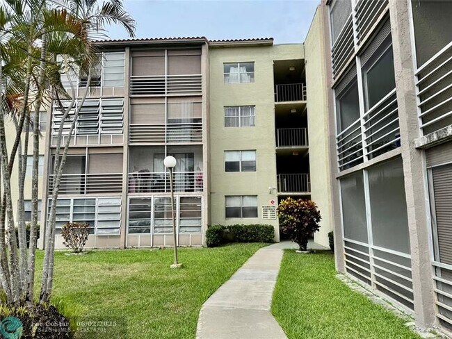 Building Photo - 1810 N Lauderdale Ave