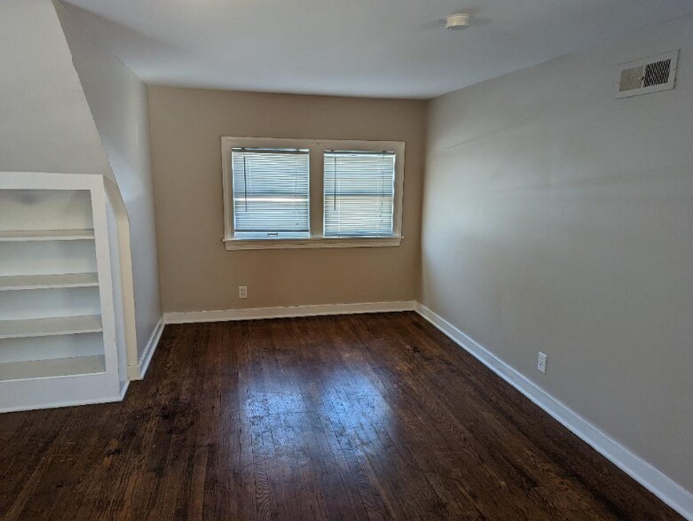 Building Photo - 916 S Webster St