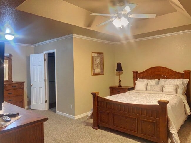 Building Photo - RENTAL Fully Furnished 4 bedroom home