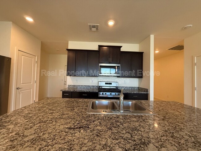 Building Photo - 12538 W Orangewood Ave