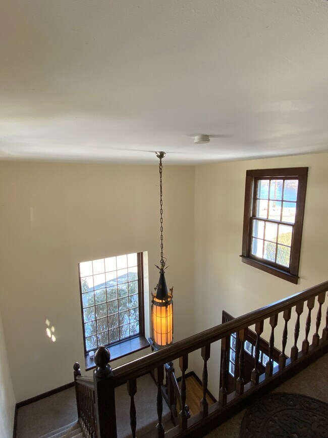 Building Photo - 54 Bridge St