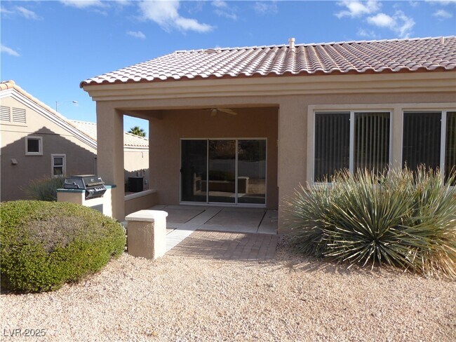 Building Photo - 2833 Vista Butte Dr