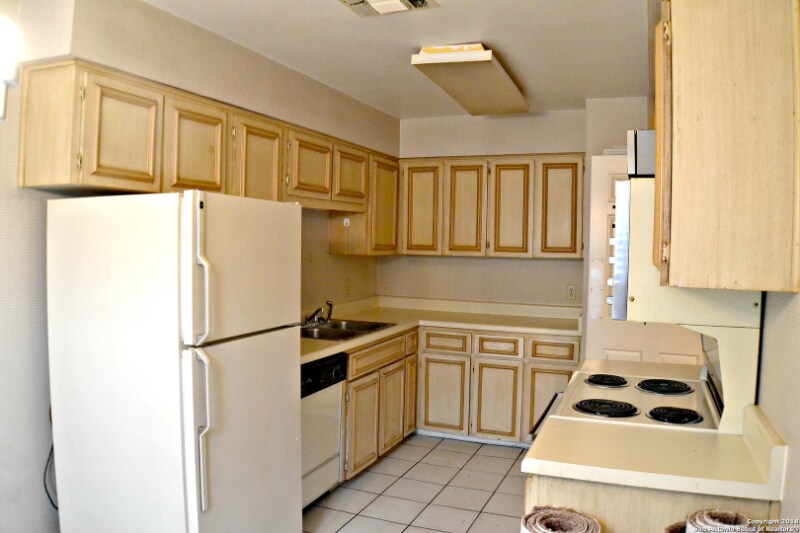 Building Photo - 165 W Rampart Dr