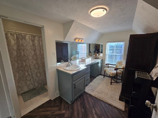 Building Photo - Highland Oasis Gardens