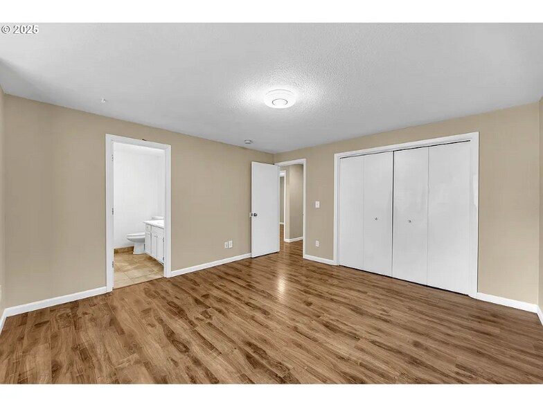 Building Photo - 1320 NW Maple Ln