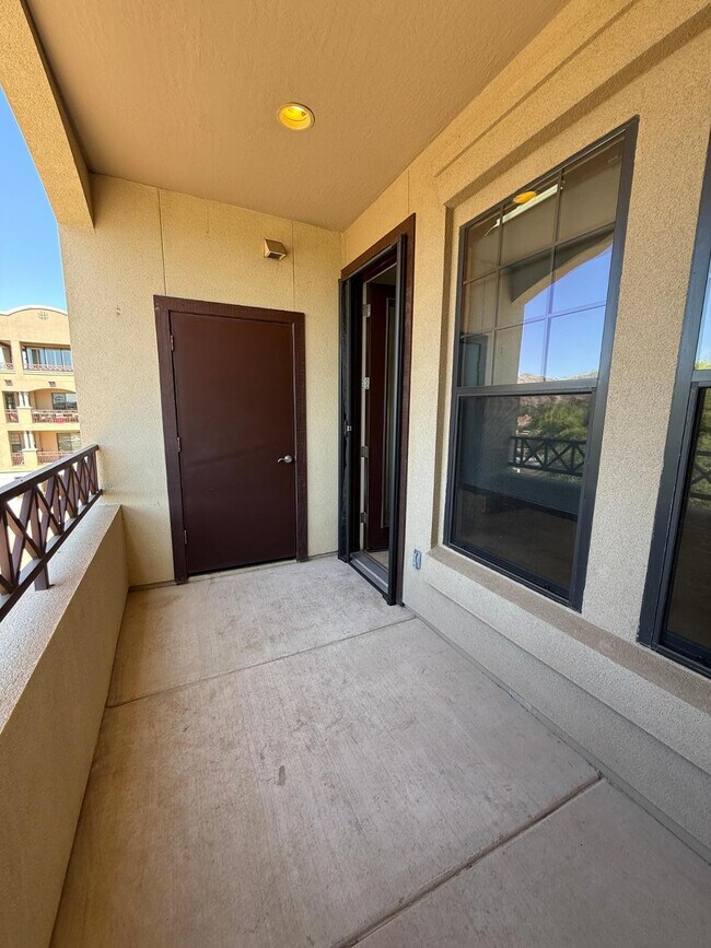 Building Photo - 7291 N Scottsdale Rd