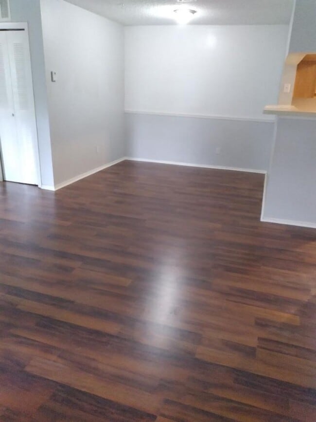 Building Photo - Oasis - # 10-201