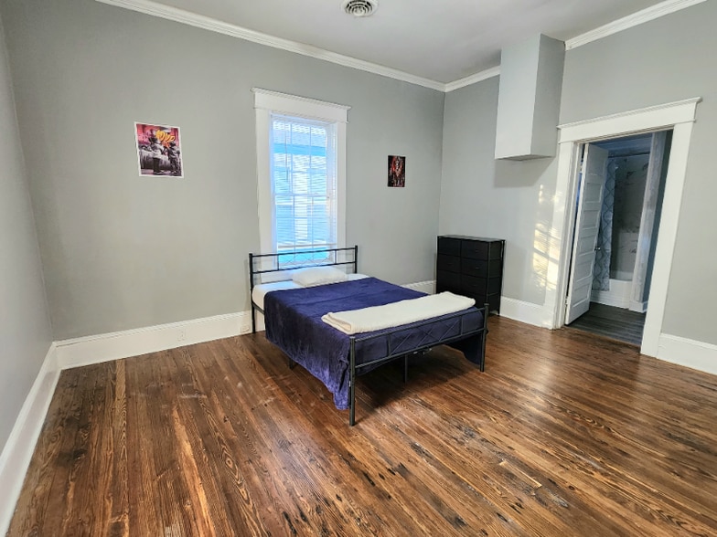 Building Photo - 523 Avent St
