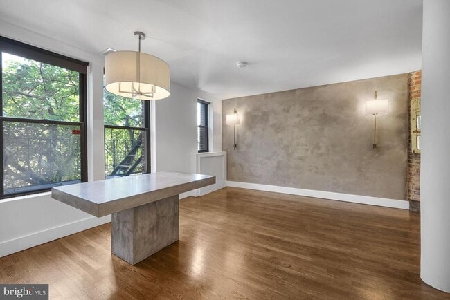 Building Photo - 2038 18th St NW