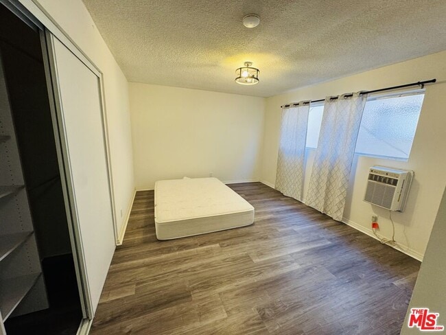 Building Photo - 14903 Normandie Ave