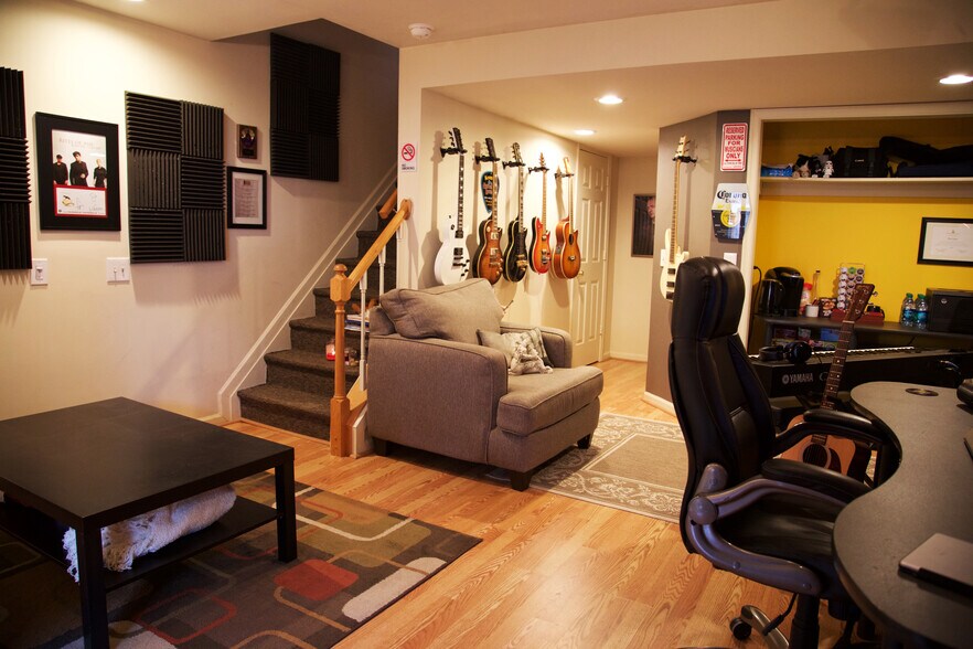 Building Photo - 6526 Medinah Ln