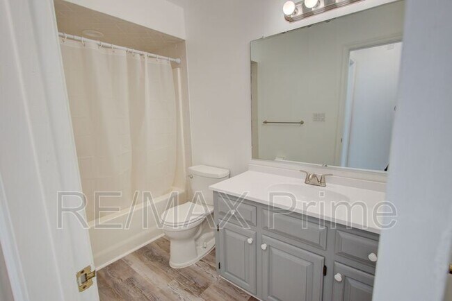 Building Photo - 427 Las Gaviotas Blvd