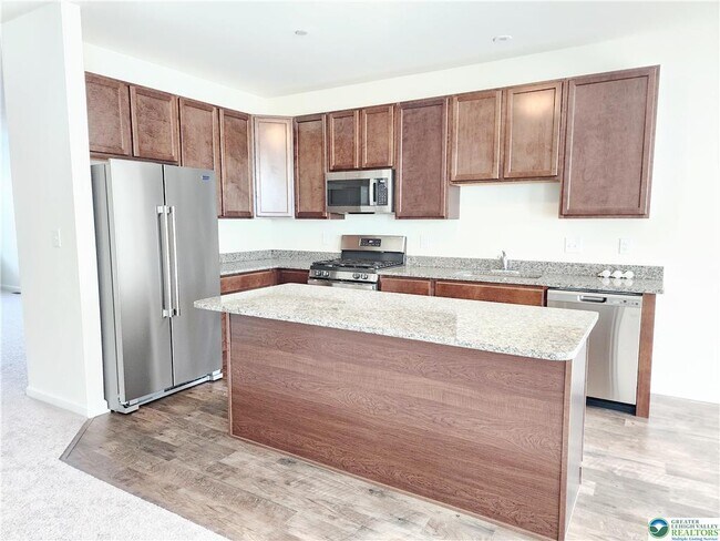 Building Photo - 422 Gray Feather Way