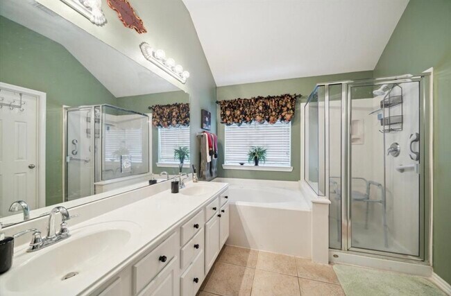 Building Photo - 6715 Rockwall Trail Dr