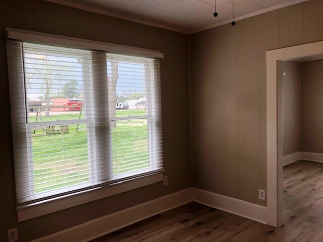 Building Photo - 3022 School St