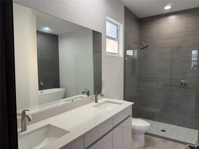 Building Photo - 3050 Wentworth St