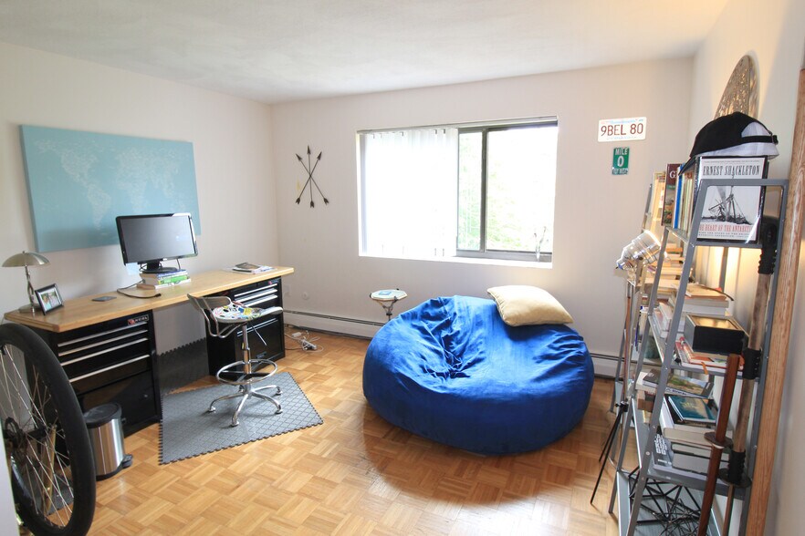 Building Photo - 32 Whites Ave