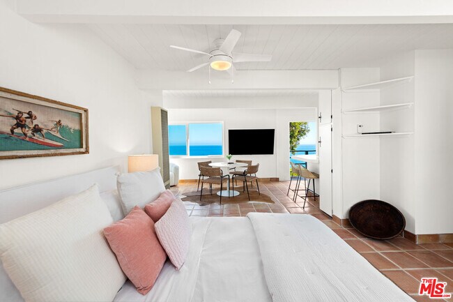Building Photo - 31562 Broad Beach Rd